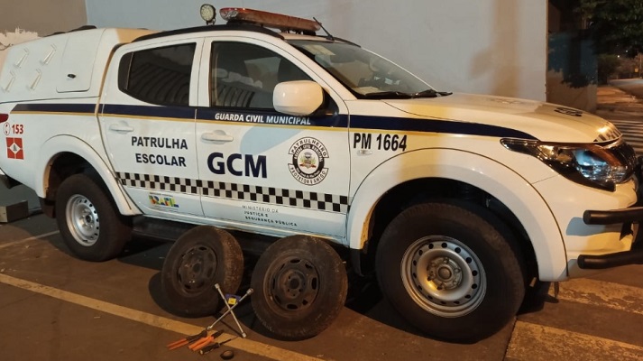 Procurado da Justiça é preso pela GCM furtando pneus em Rio Preto procurado-da-justica-e-preso-pela-gcm-furtando-pneus-em-rio-preto