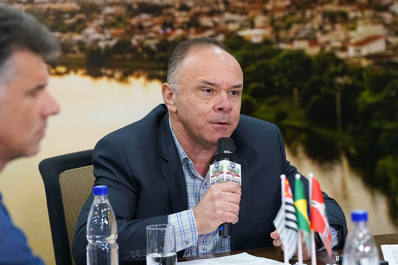 Prefeito usa exemplos de outras cidades para justificar aumento de 20% no IPTU prefeito-usa-exemplos-de-outras-cidades-para-justificar-aumento-de-20%-no-iptu