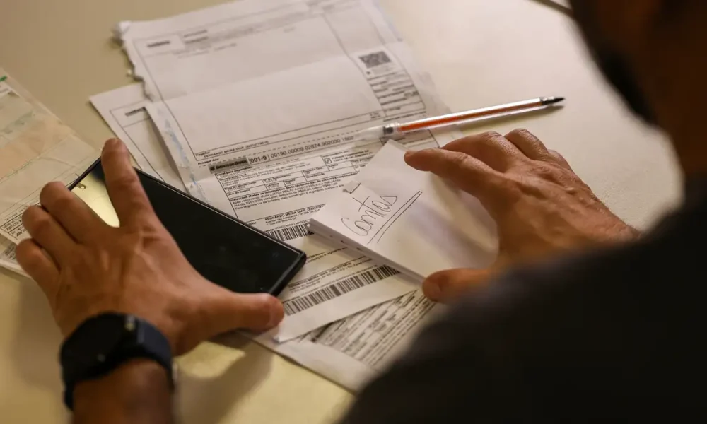 Salário mínimo de R$ 1.621 começa a ser pago nesta segunda salario-minimo-de-r$-1.621-comeca-a-ser-pago-nesta-segunda