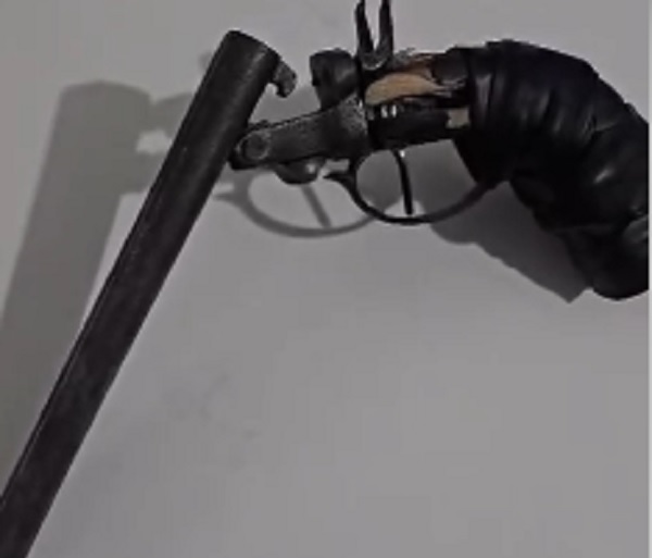 Adolescente é apreendido com arma de fogo na região de Rio Preto adolescente-e-apreendido-com-arma-de-fogo-na-regiao-de-rio-preto